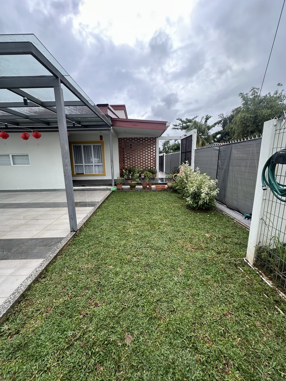 Completed side yard lawn installation